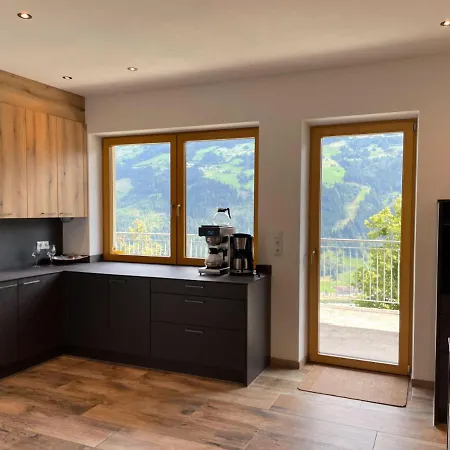 Gruppenhaus Zur Schoensten Aussicht * Zellberg