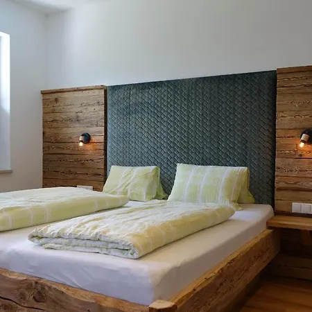 Gruppenhaus Zur Schoensten Aussicht Holiday home Zellberg